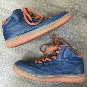Reebok Men's Club C Sneaker, Navy Blue Tan, Corduroy, Mid Top, size 9.5